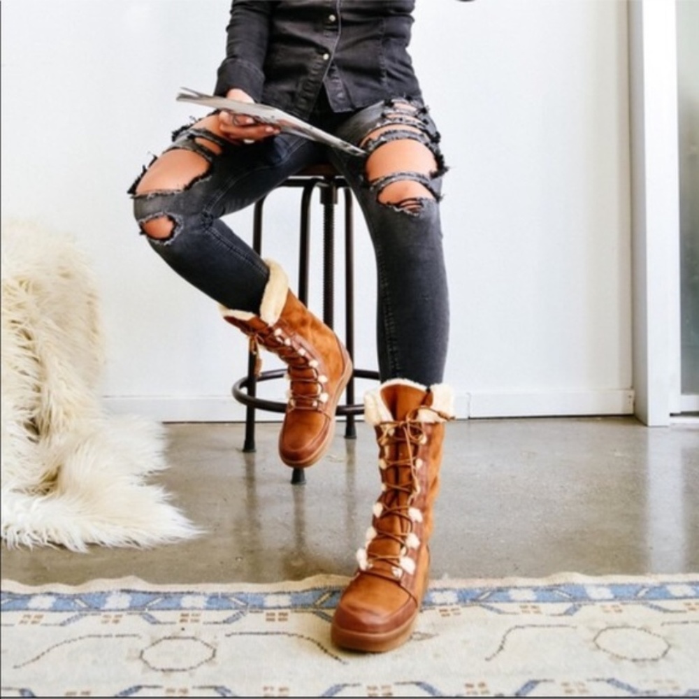 CAMEL SO WARM fur lined BOOTS- Shoe - Picture 2 of 4